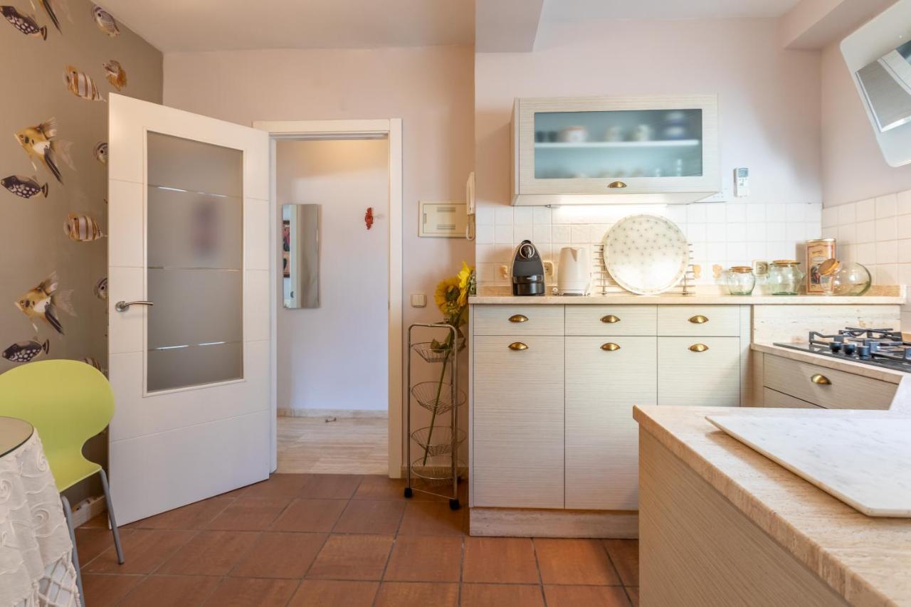 Apartamento Desde El Cielo De Triana Apartman Sevilla Kültér fotó
