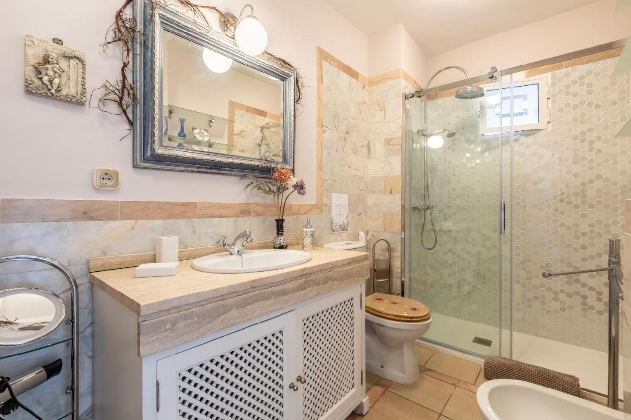 Apartamento Desde El Cielo De Triana Apartman Sevilla Kültér fotó