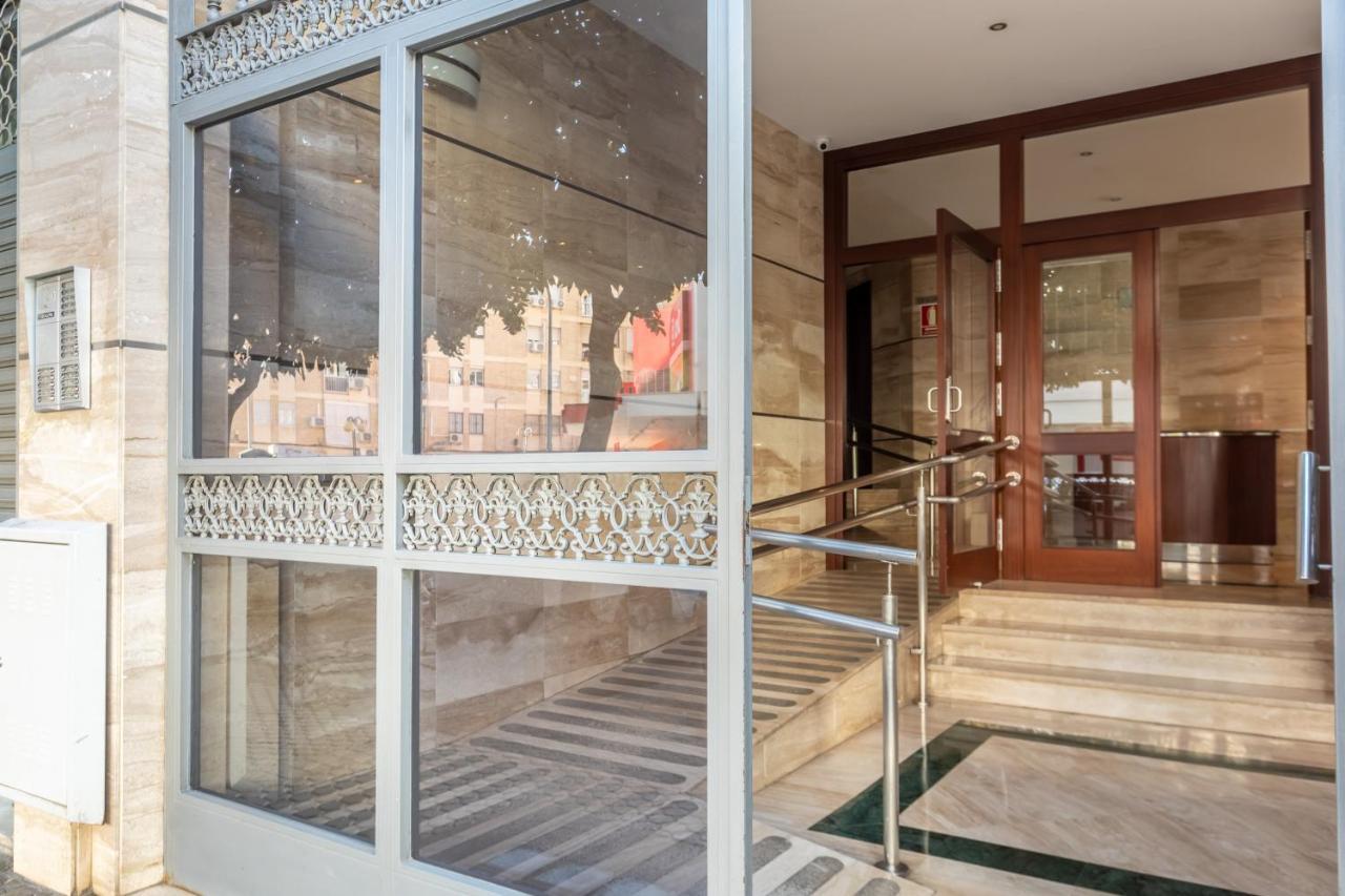 Apartamento Desde El Cielo De Triana Apartman Sevilla Kültér fotó
